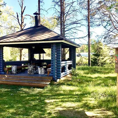 Huhtaniemen Moekkikylae