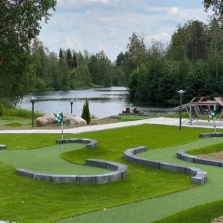 Camping Huhtaniemen Moekkikylae *