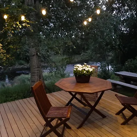 Huhtaniemen Moekkikylae