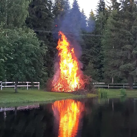 Kemp Huhtaniemen Moekkikylae