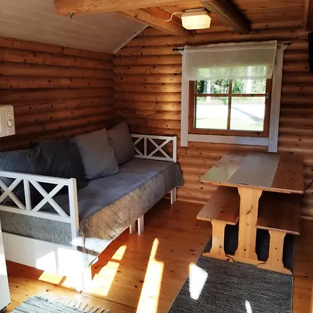 Huhtaniemen Moekkikylae Kemp Veteli