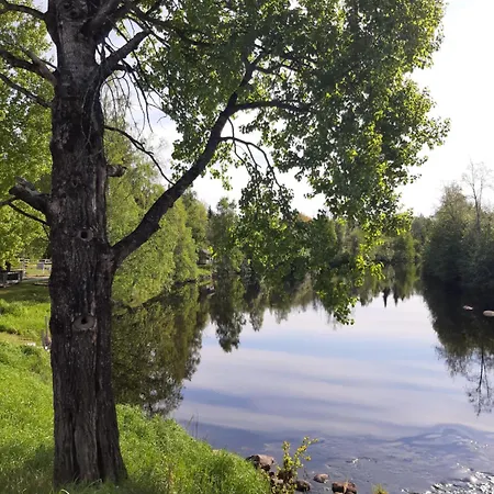 Huhtaniemen Moekkikylae *