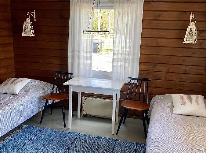 Camping Huhtaniemen Moekkikylae *