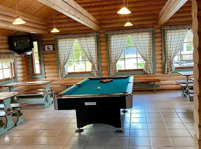 Camping Huhtaniemen Moekkikylae *