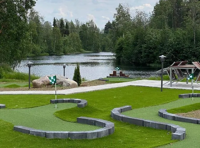 Parque de Campismo Huhtaniemen Moekkikylae *