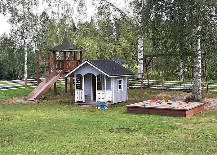 Huhtaniemen Moekkikylae Camping *