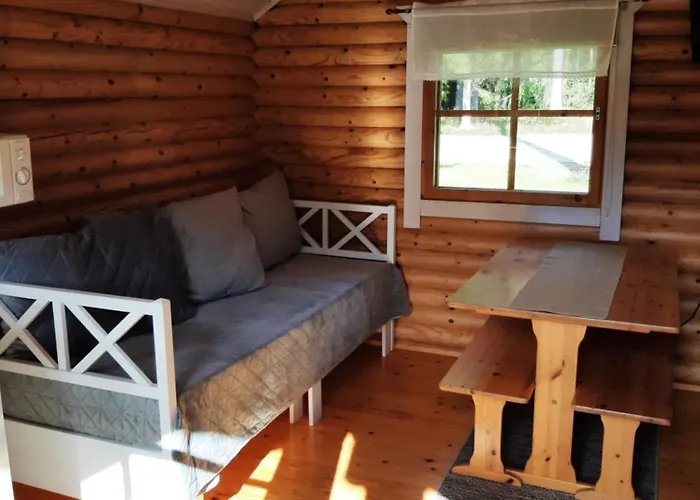 Huhtaniemen Moekkikylae Camping Veteli