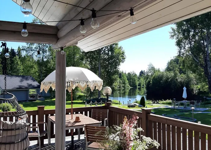 Huhtaniemen Moekkikylae Camping Veteli